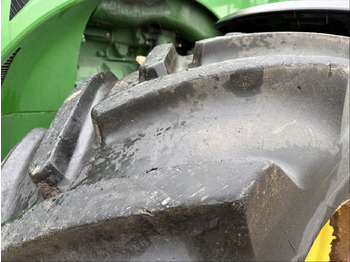 Farm tractor John Deere 8320 R: picture 4