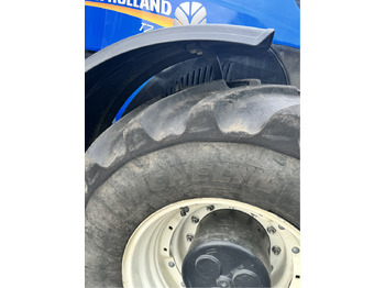 Farm tractor New Holland T7.315: picture 4