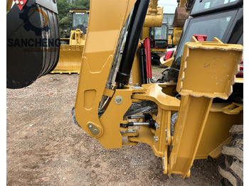 Backhoe loader CAT 432F: picture 5