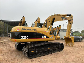 Crawler excavator CATERPILLAR 320C: picture 3