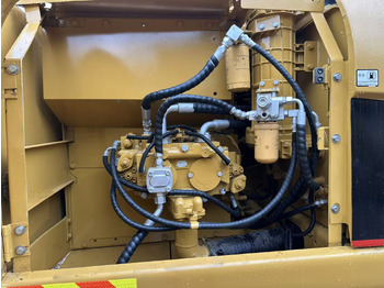 Crawler excavator Caterpillar 320CL: picture 4 Crawler excavator Caterpillar 320CL: picture 4