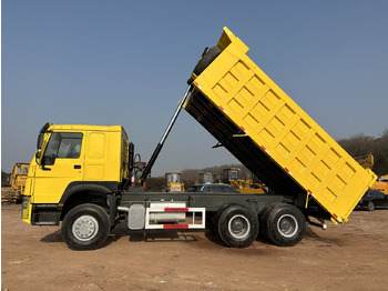 Tipper for transportation of silos SINOTRUK Howo 6x4 Dump truck 371hp: picture 5