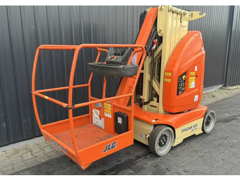Vertical mast lift JLG