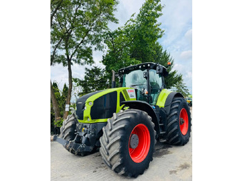 Farm tractor CLAAS Axion 930