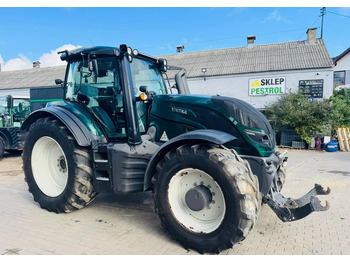 Farm tractor VALTRA T214