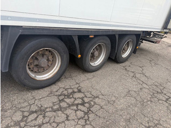 Refrigerator semi-trailer Krone Laadklep 270 hoog 2 Liftassen: picture 5