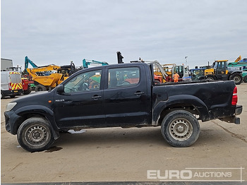 Pickup truck 2016 Toyota Hilux: picture 2