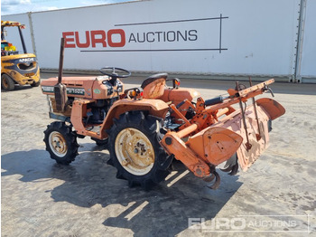 Compact tractor Kubota B1502: picture 3