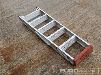 Construction equipment Lyte 6 Tread Aluminium Step Ladder: picture 3