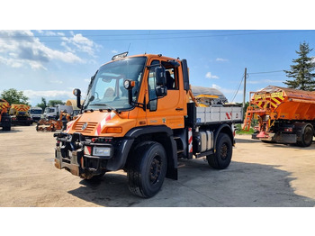 Municipal tractor UNIMOG U400