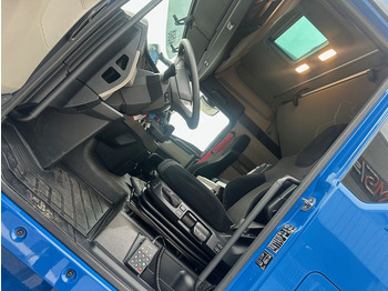 Cab chassis truck MAN TGX 26.440: picture 5