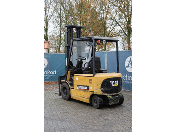Electric forklift Caterpillar EP30K: picture 4
