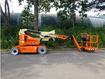 Articulated boom JLG