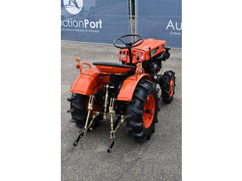 Farm tractor Kubota B5000: picture 4