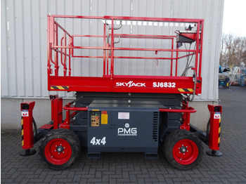 Scissor lift SKYJACK