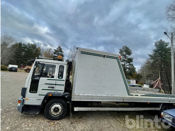 Dropside/ Flatbed truck VOLVO FL612 4X2 med ramper: picture 4