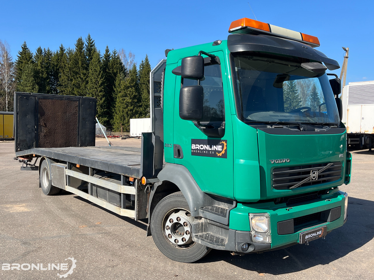 2010 VOLVO FL 260 Puksiir - Dropside/ Flatbed truck: picture 1 2010 VOLVO FL 260 Puksiir - Dropside/ Flatbed truck: picture 1