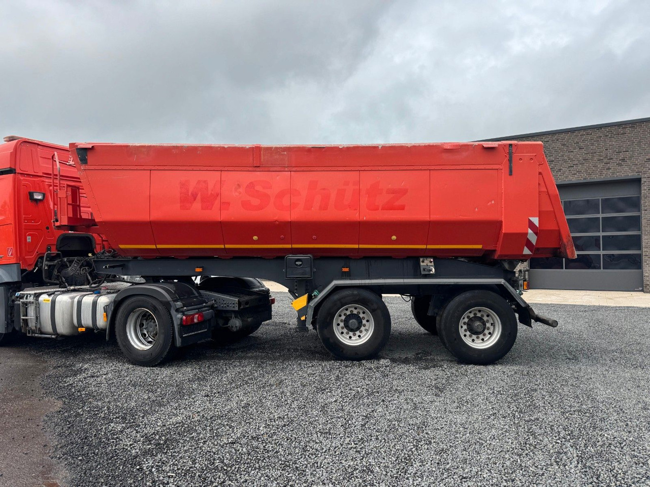 Kempf SKM 31/2 Thermo Mulde Muldenkipper Liftachse BPW - Tipper semi-trailer: picture 2 Kempf SKM 31/2 Thermo Mulde Muldenkipper Liftachse BPW - Tipper semi-trailer: picture 2