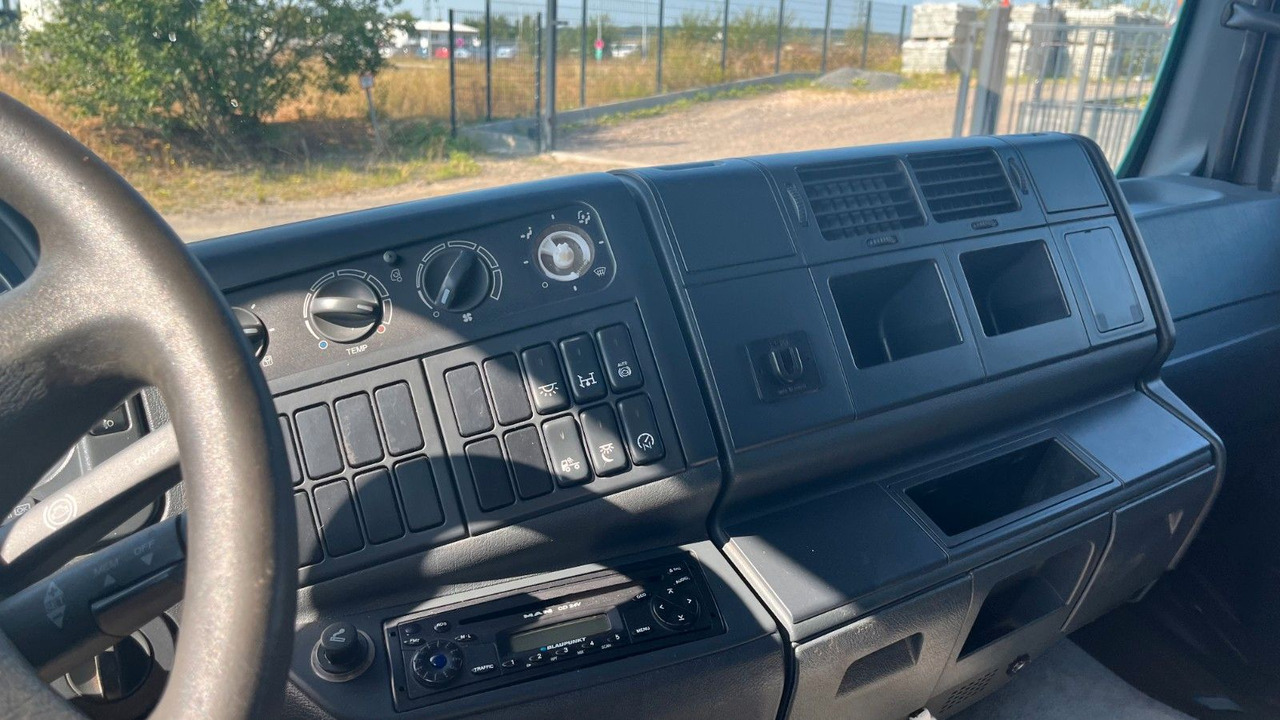 Open body delivery van MAN TGL 8.180 4x2 Kran Hiab Tempomat MAN TGL 8.180 4x2 Kran Hiab Tempomat: picture 8 Open body delivery van MAN TGL 8.180 4x2 Kran Hiab Tempomat MAN TGL 8.180 4x2 Kran Hiab Tempomat: picture 8