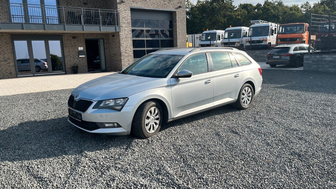Skoda Superb Combi Active - Station wagon: picture 2 Skoda Superb Combi Active - Station wagon: picture 2