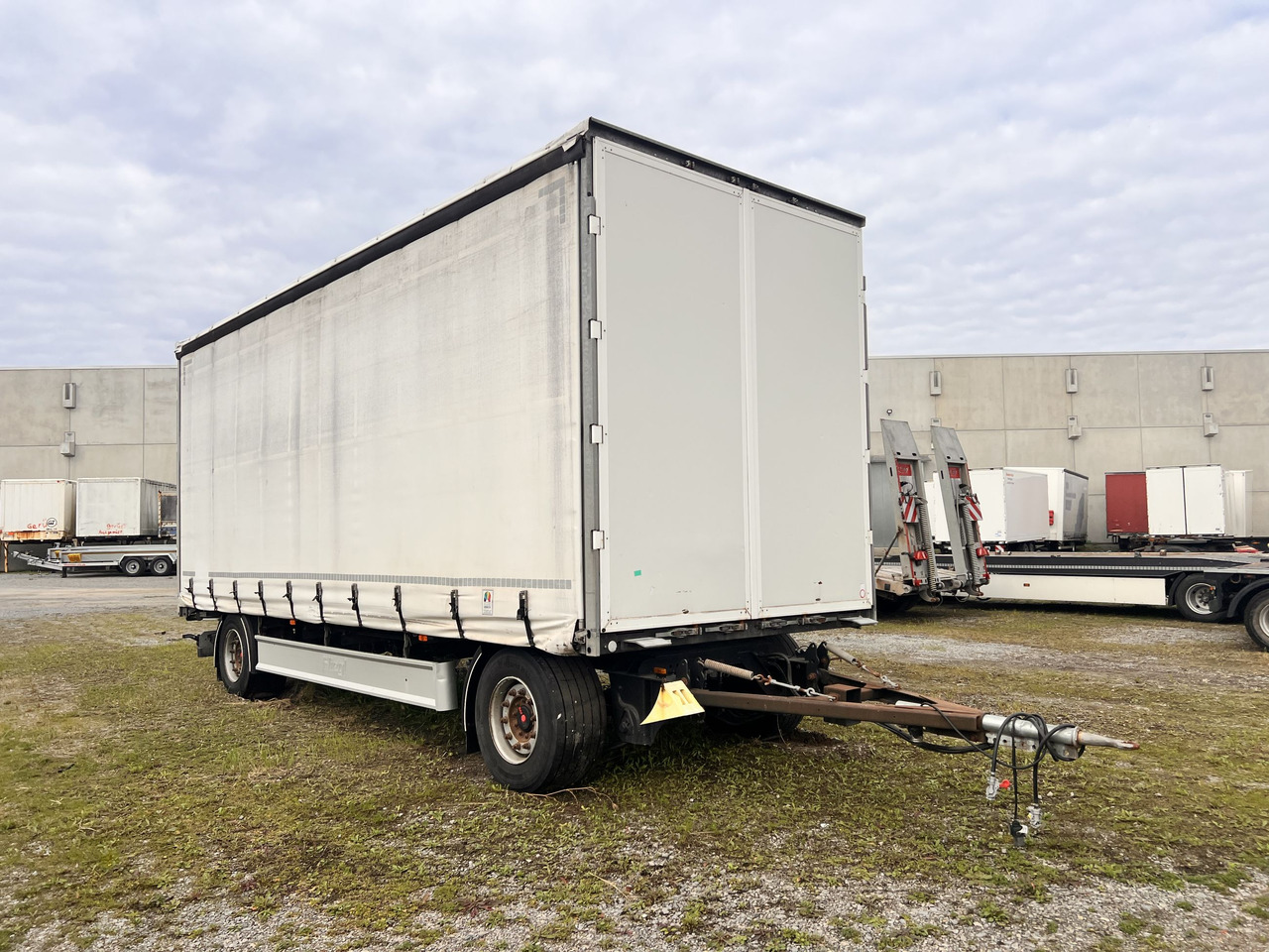 Fliegl ZPS180  2 Achs Jumbo- Planen, Mega, durchladbar - Curtainsider trailer: picture 3 Fliegl ZPS180  2 Achs Jumbo- Planen, Mega, durchladbar - Curtainsider trailer: picture 3