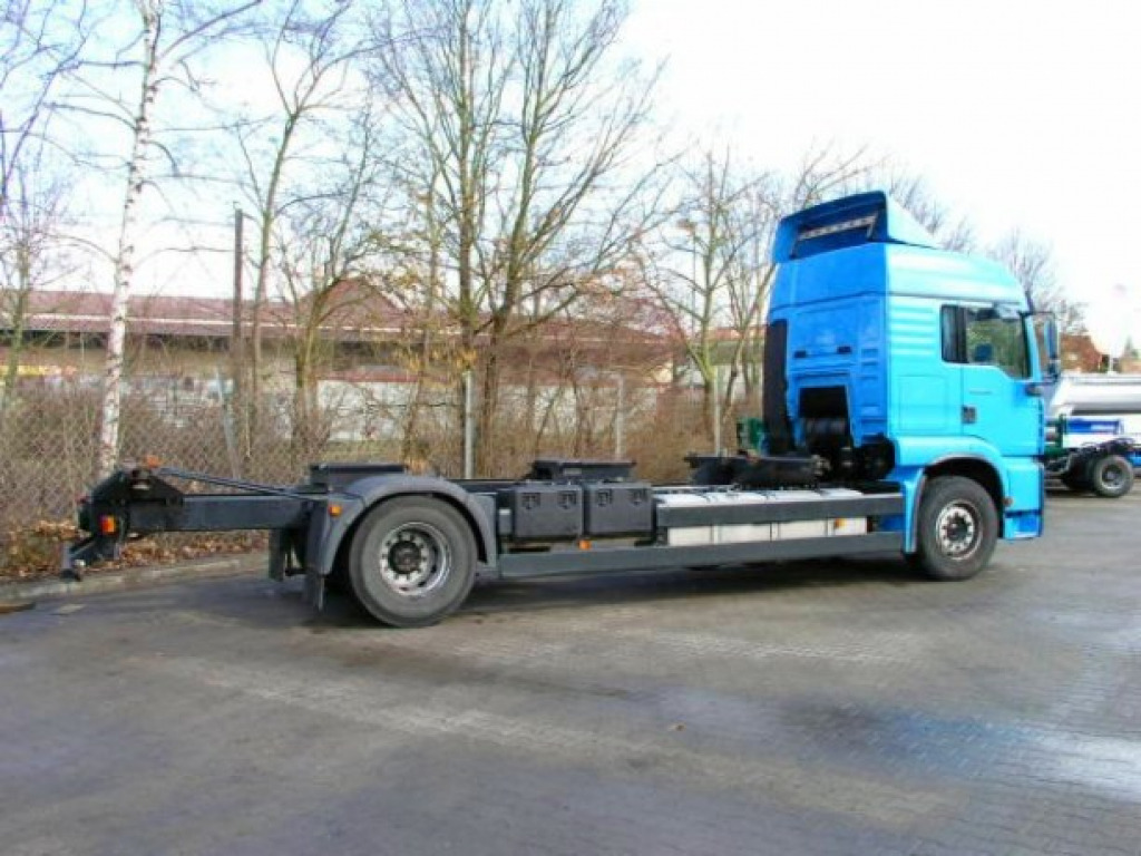MAN TGA 02 18.410 TGA2 Achs BDF- LKW - Cab chassis truck: picture 4 MAN TGA 02 18.410 TGA2 Achs BDF- LKW - Cab chassis truck: picture 4