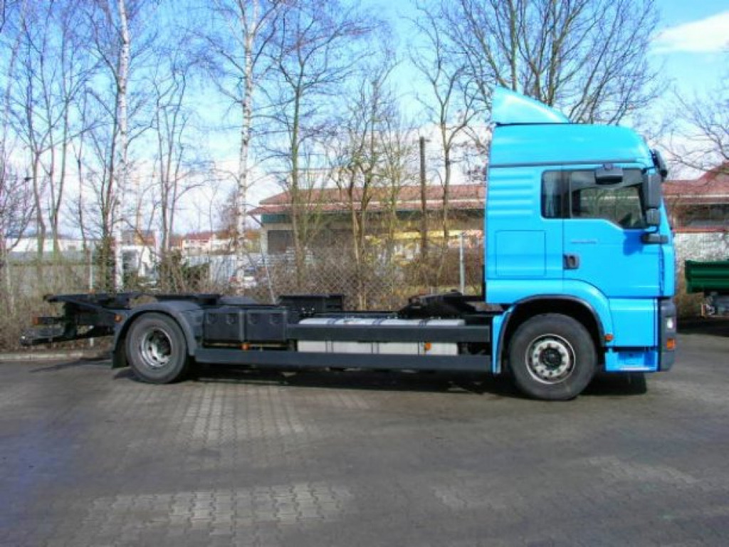 MAN TGA 02 18.410 TGA2 Achs BDF- LKW - Cab chassis truck: picture 5 MAN TGA 02 18.410 TGA2 Achs BDF- LKW - Cab chassis truck: picture 5