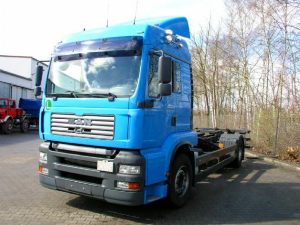 MAN TGA 02 18.410 TGA2 Achs BDF- LKW - Cab chassis truck: picture 2 MAN TGA 02 18.410 TGA2 Achs BDF- LKW - Cab chassis truck: picture 2