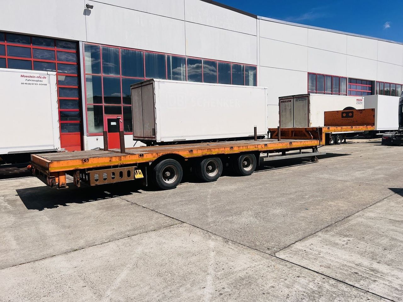 Möslein 3 Achs Satteltieflader Plato 45 t GGfür Fertigt - Low loader semi-trailer: picture 2 Möslein 3 Achs Satteltieflader Plato 45 t GGfür Fertigt - Low loader semi-trailer: picture 2