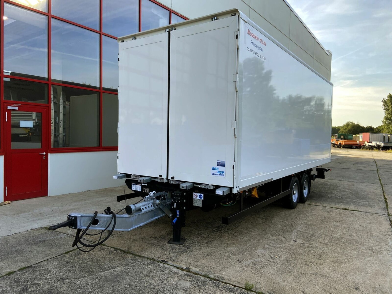Closed box trailer Möslein  NEUER Tandem Koffer, Ladebordwand+ Durchladbar: picture 7