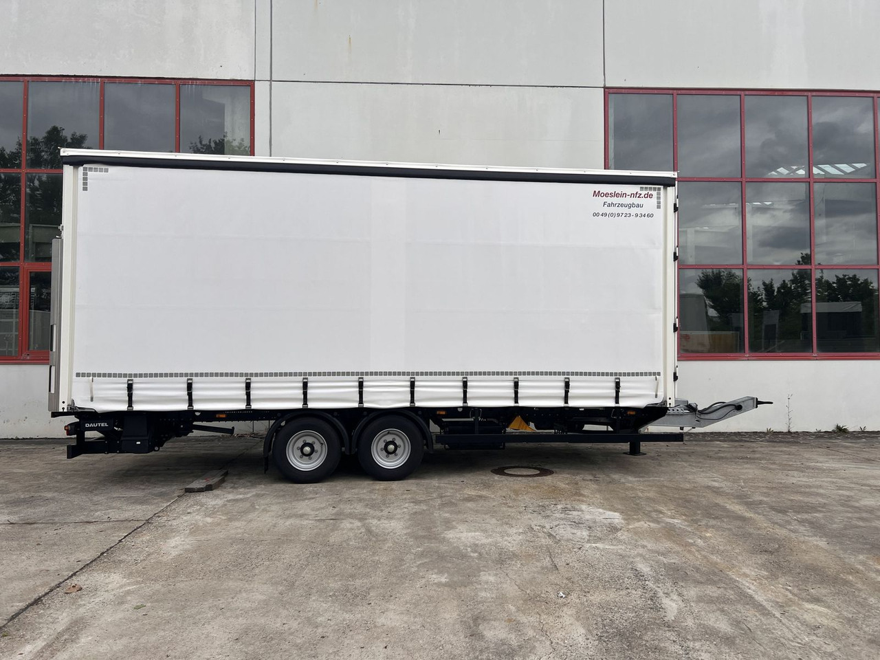 Möslein Planenanhänger, Ladebordwand + Durchladbar neuw - Curtainsider trailer: picture 1 Möslein Planenanhänger, Ladebordwand + Durchladbar neuw - Curtainsider trailer: picture 1