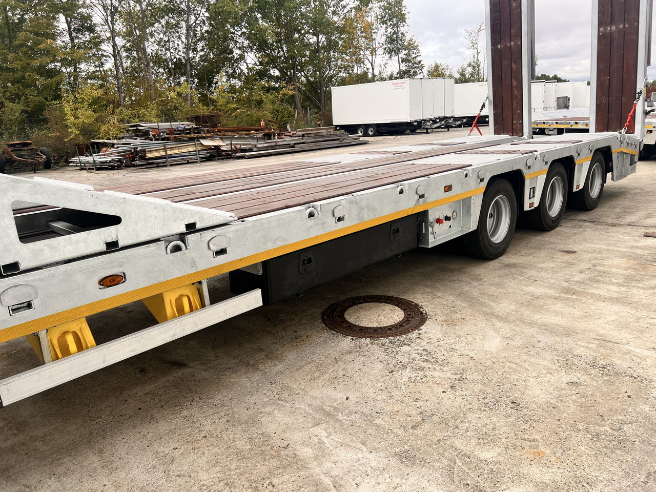 Möslein ST 3 3 Achs Satteltieflader neu - Low loader semi-trailer: picture 5 Möslein ST 3 3 Achs Satteltieflader neu - Low loader semi-trailer: picture 5