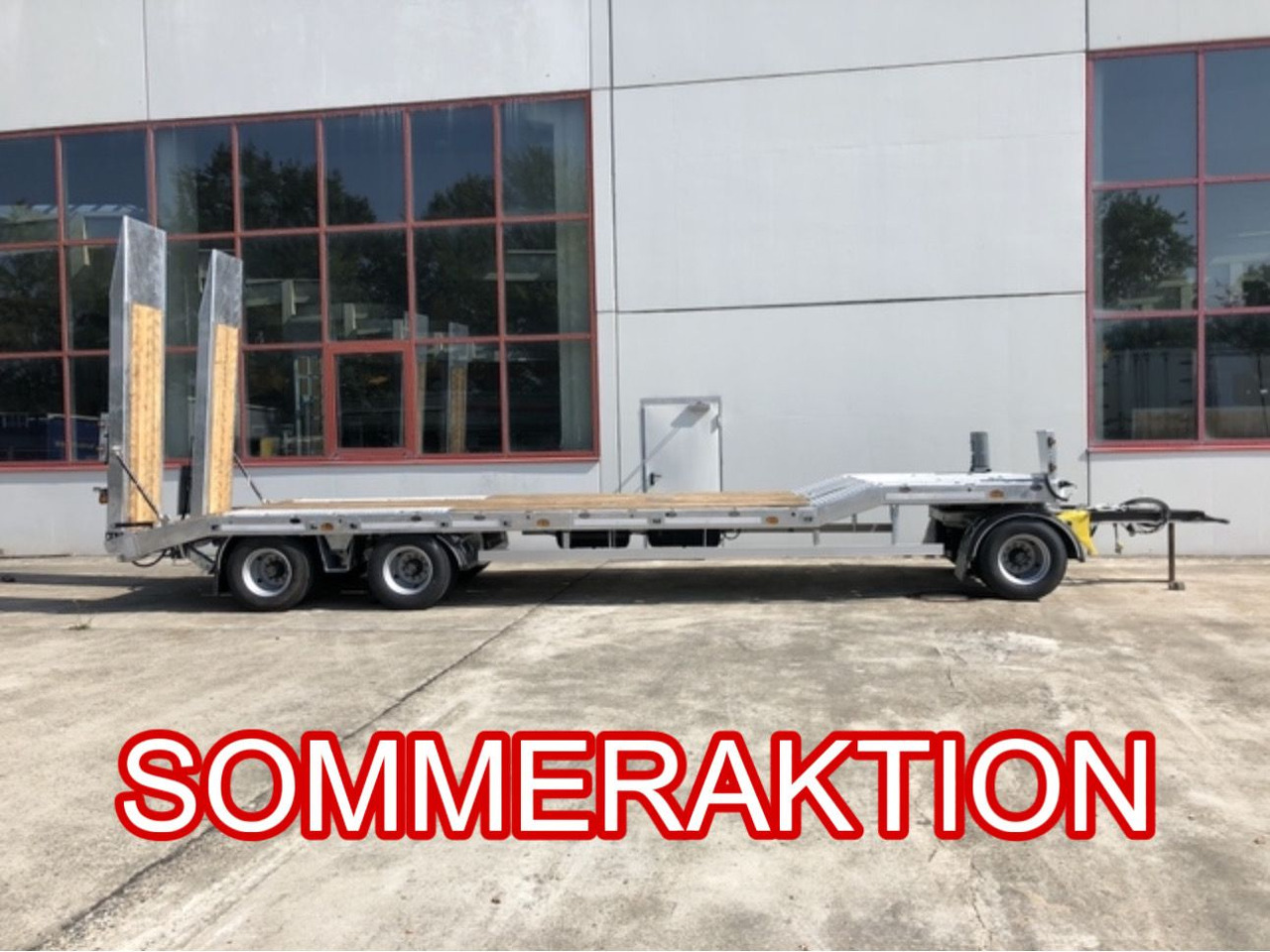Möslein T 3-6,60 VB 1 3 Achs Tieflader- Anhänger, Luftgefedert, Verbreiterung - Low loader trailer: picture 1 Möslein T 3-6,60 VB 1 3 Achs Tieflader- Anhänger, Luftgefedert, Verbreiterung - Low loader trailer: picture 1