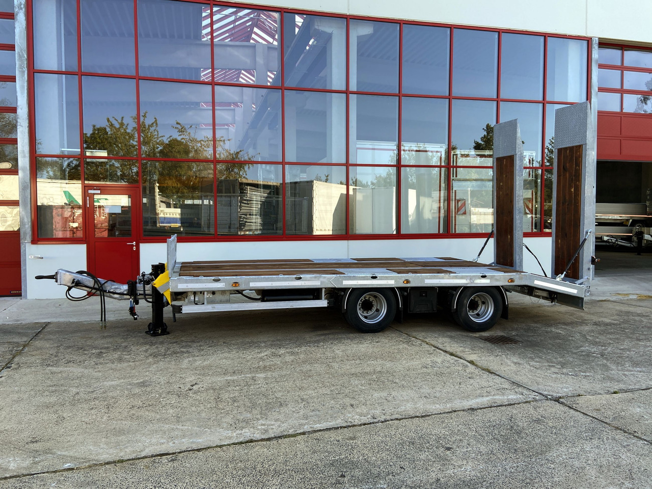 Möslein TT21-6,5 hydr 21 t Tandemtieflader, hydr. Rampen, NEU - Low loader trailer: picture 5 Möslein TT21-6,5 hydr 21 t Tandemtieflader, hydr. Rampen, NEU - Low loader trailer: picture 5