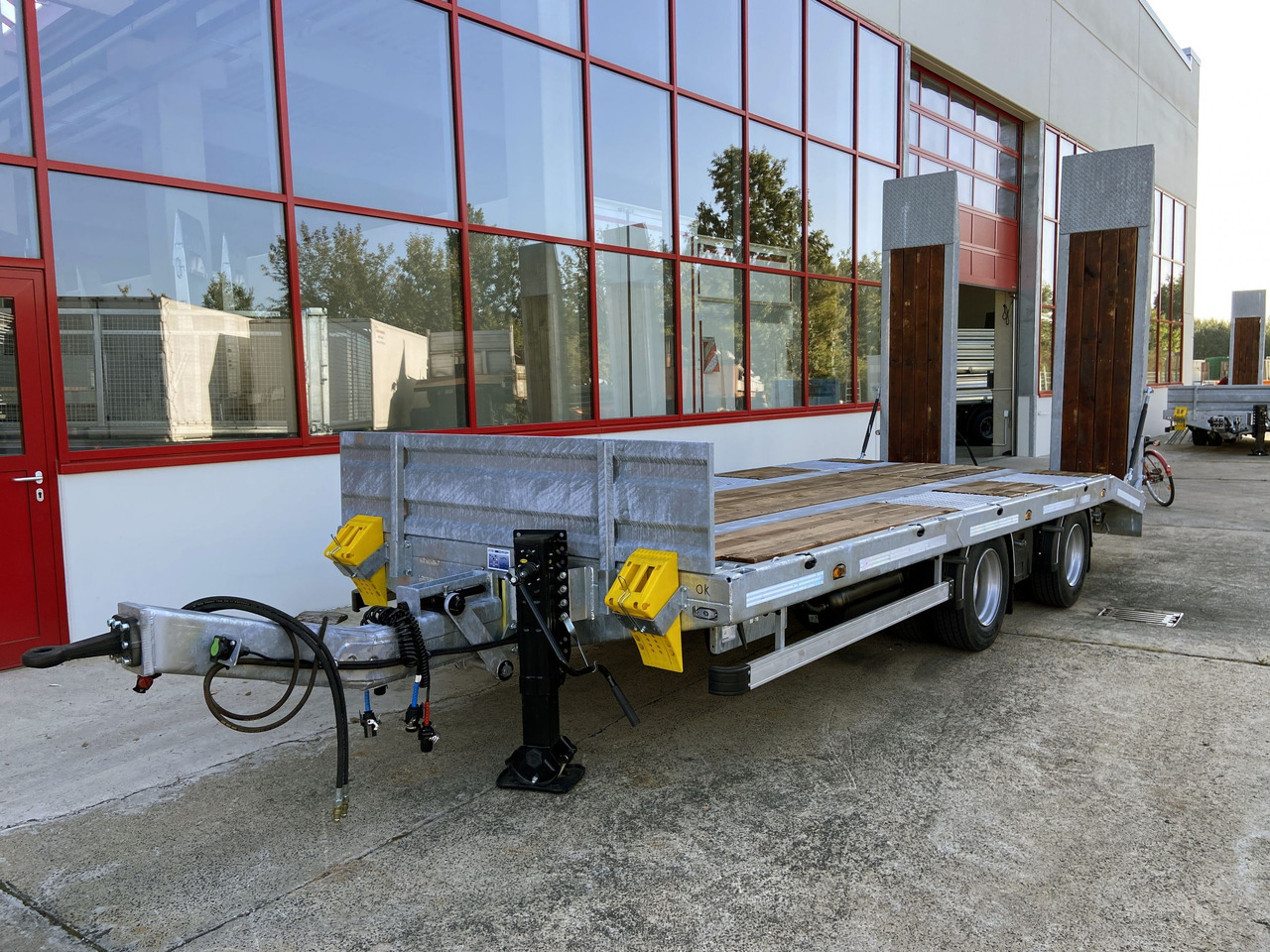 Möslein TT21-6,5 hydr 21 t Tandemtieflader, hydr. Rampen, NEU - Low loader trailer: picture 4 Möslein TT21-6,5 hydr 21 t Tandemtieflader, hydr. Rampen, NEU - Low loader trailer: picture 4
