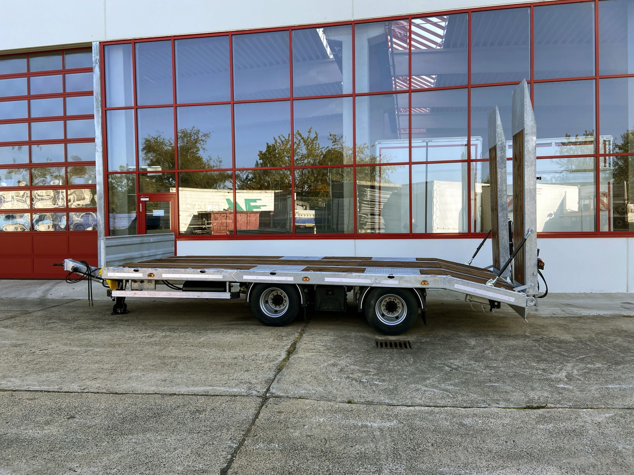 Möslein TT21-7,2 Hydr 21 t Tandemtieflader, hydr. Rampen, NEU - Low loader trailer: picture 4 Möslein TT21-7,2 Hydr 21 t Tandemtieflader, hydr. Rampen, NEU - Low loader trailer: picture 4