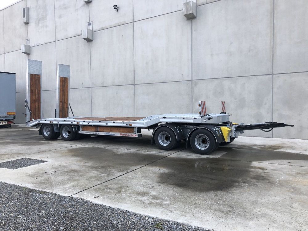 Low loader trailer Möslein  neuer 4 Achs Tieflader hydraulischen Rampen: picture 13