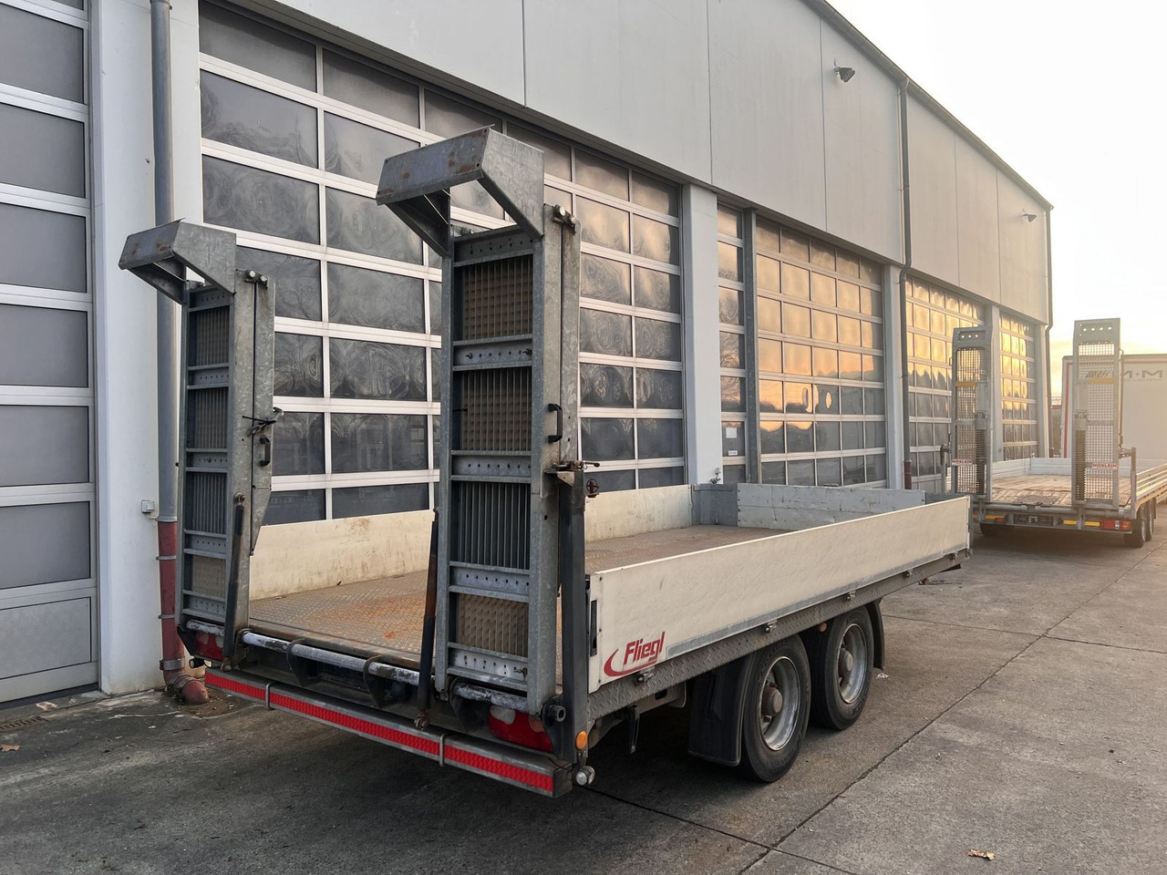 Tandemtieflader - Low loader trailer: picture 5 Tandemtieflader - Low loader trailer: picture 5