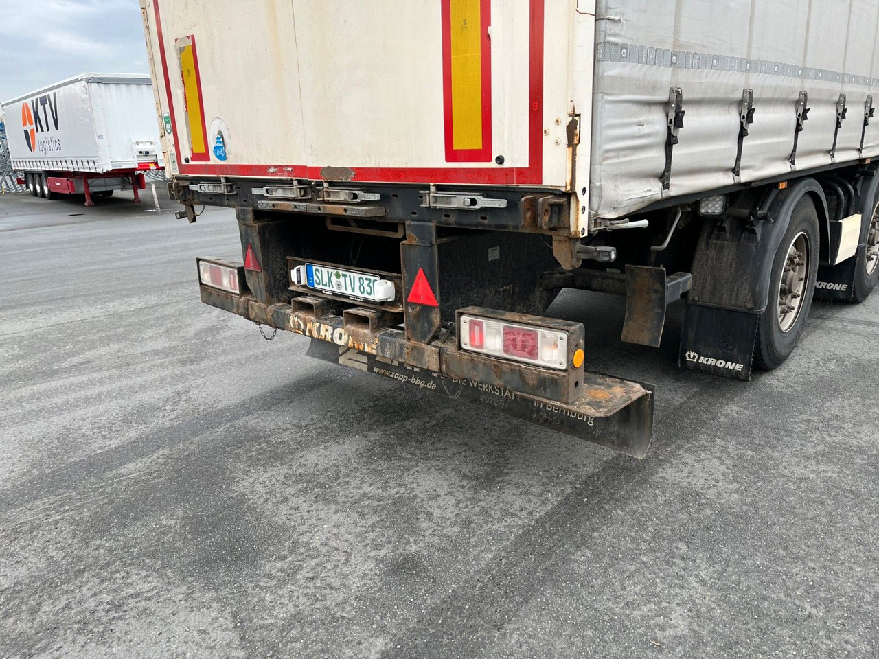 Krone SD Plane Stapleraufnahme Lenkachse - Curtainsider semi-trailer: picture 5 Krone SD Plane Stapleraufnahme Lenkachse - Curtainsider semi-trailer: picture 5
