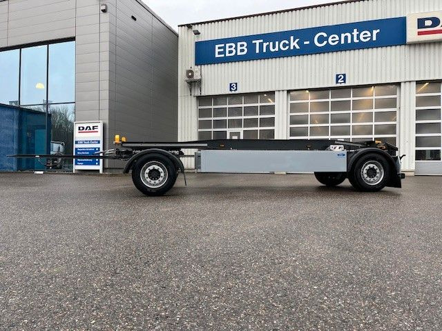 Schlittenanhänger 18 S Schlittenanhänger 18 S - Roll-off/ Skip trailer: picture 2 Schlittenanhänger 18 S Schlittenanhänger 18 S - Roll-off/ Skip trailer: picture 2