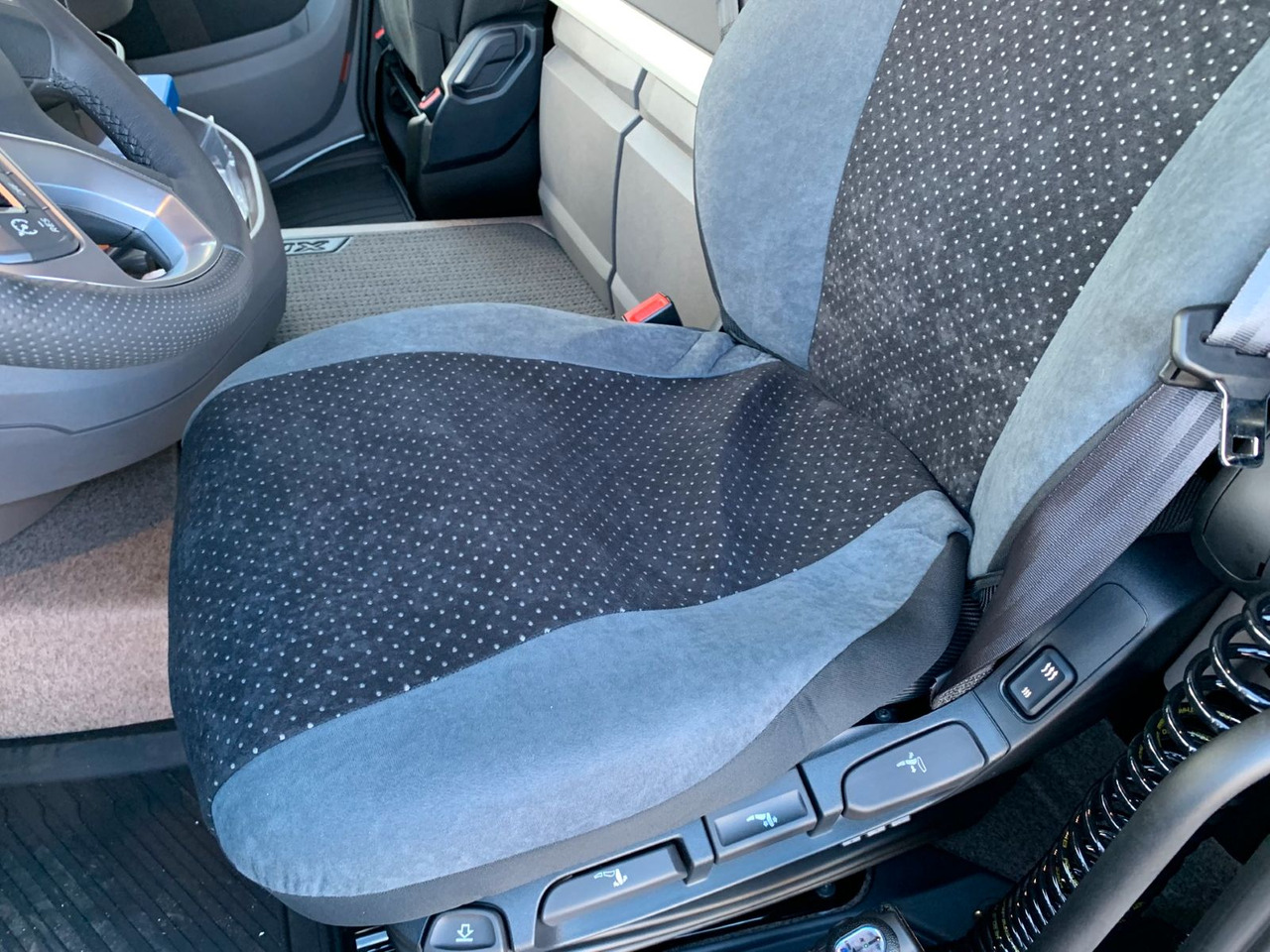 Tractor unit DAF FT XF 530 NGD PXP Paul Xtra Power 4x4: picture 11 Tractor unit DAF FT XF 530 NGD PXP Paul Xtra Power 4x4: picture 11