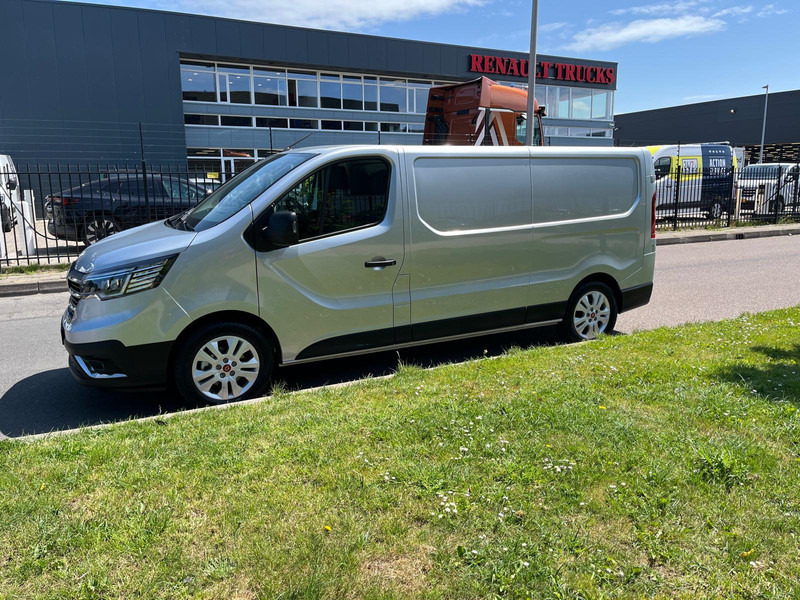 Renault Trafic E-Tech Red L2 H1, Airco, Nav, Camera - Small van, Electric van: picture 2 Renault Trafic E-Tech Red L2 H1, Airco, Nav, Camera - Small van, Electric van: picture 2