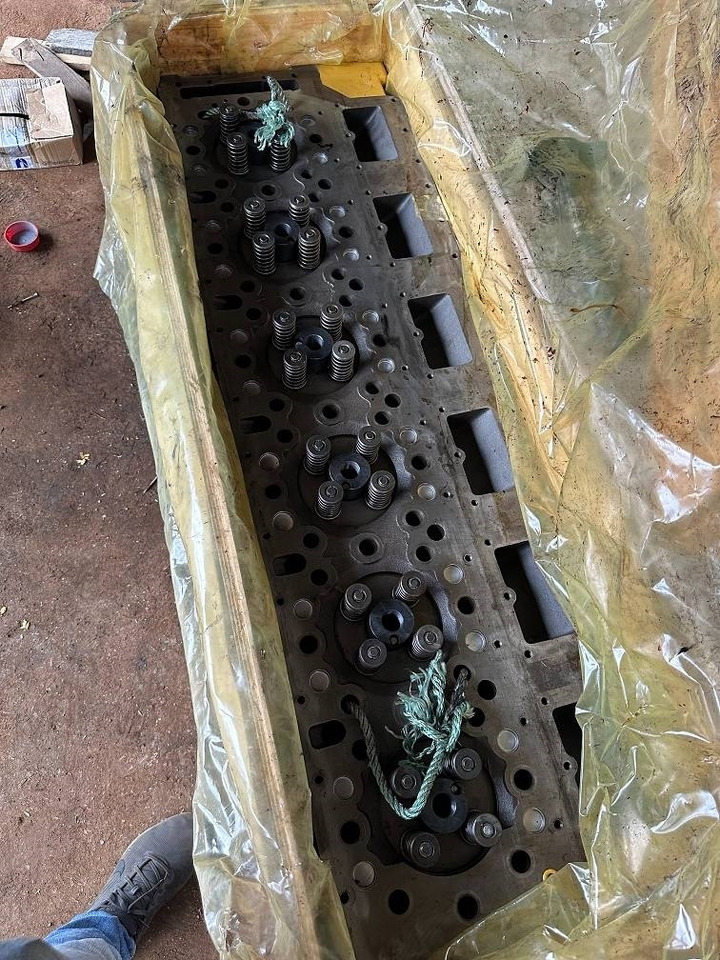 CAT 0R2181 0R-2181 cylinder head - Engine for Construction machinery: picture 3 CAT 0R2181 0R-2181 cylinder head - Engine for Construction machinery: picture 3