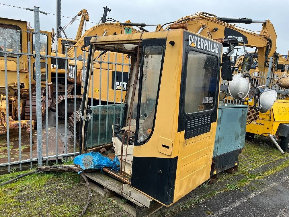 CAT 315 320 325 330 cabin - Cab for Construction machinery: picture 2 CAT 315 320 325 330 cabin - Cab for Construction machinery: picture 2