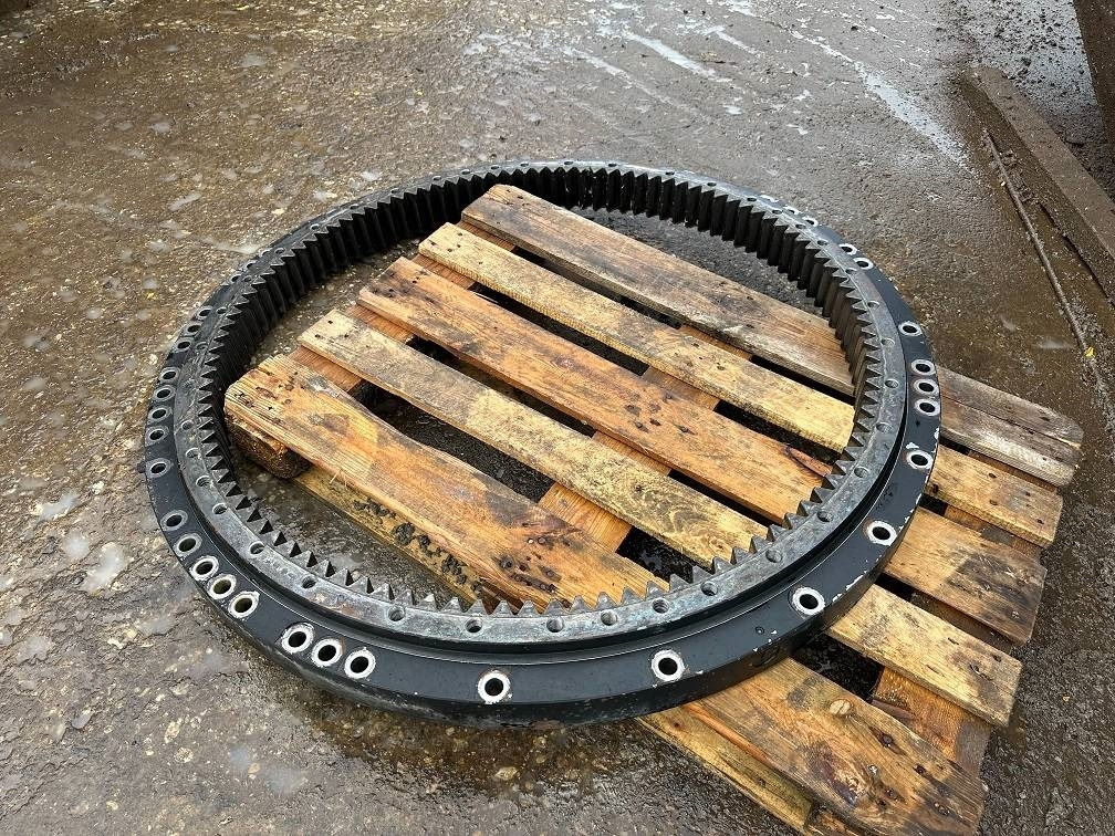 CAT 323 slew ring - Axle and parts for Construction machinery: picture 1 CAT 323 slew ring - Axle and parts for Construction machinery: picture 1