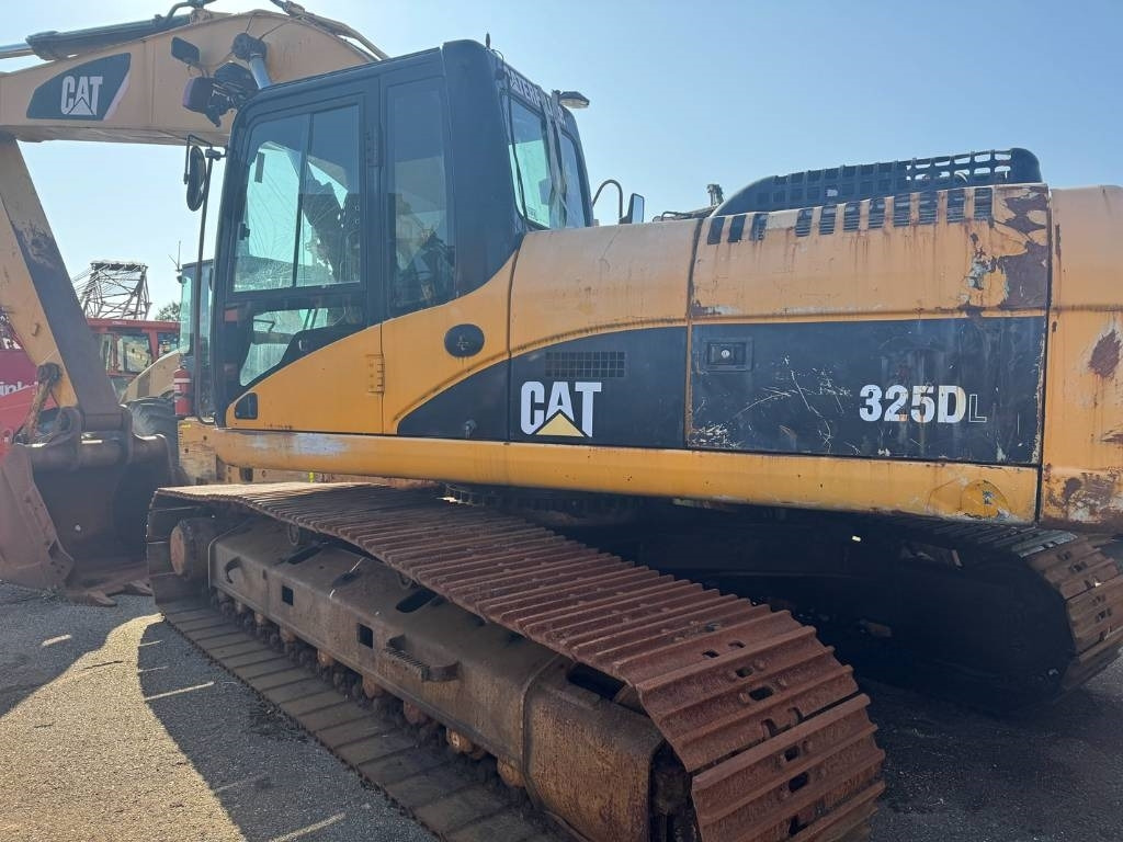 CAT 325 D L FOR PARTS - Crawler excavator: picture 1 CAT 325 D L FOR PARTS - Crawler excavator: picture 1