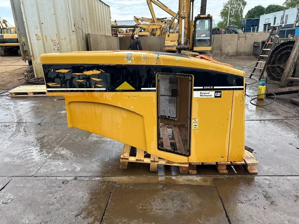 CAT 950 G II engine cover - Cab for Construction machinery: picture 4 CAT 950 G II engine cover - Cab for Construction machinery: picture 4