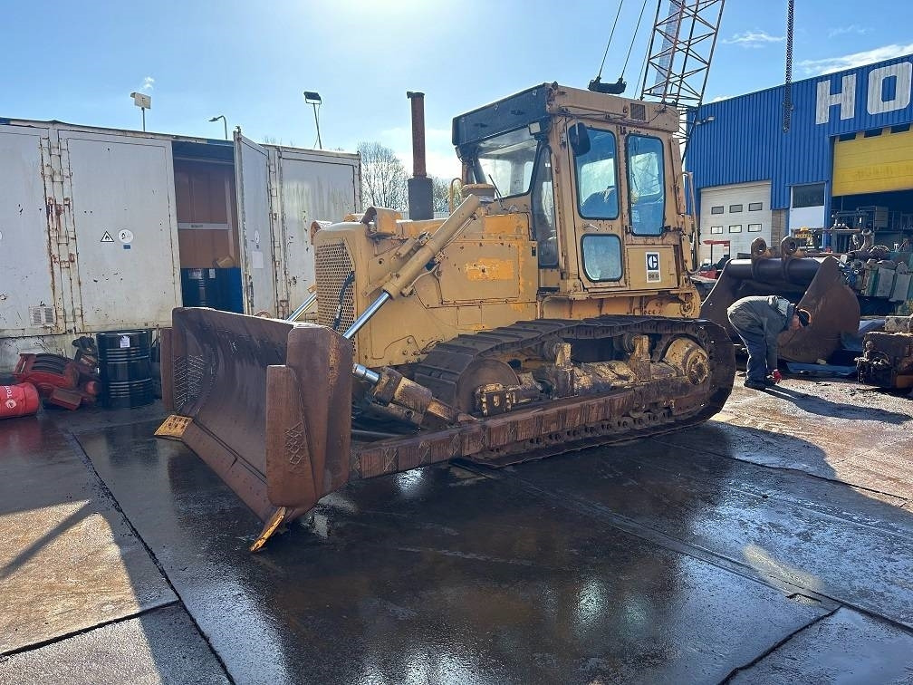 CAT D6D with winch - Bulldozer: picture 1 CAT D6D with winch - Bulldozer: picture 1