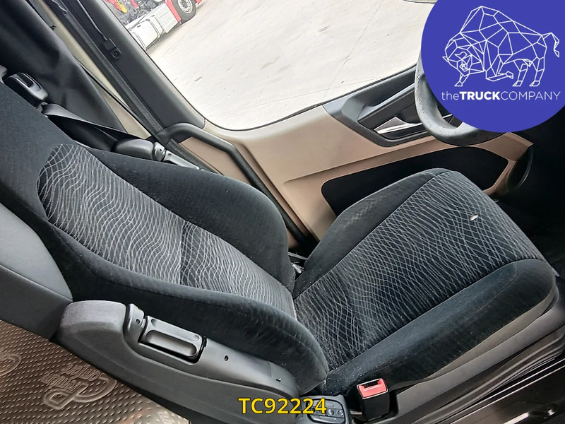 Mercedes-Benz Actros 2548 - Curtainsider truck: picture 4 Mercedes-Benz Actros 2548 - Curtainsider truck: picture 4