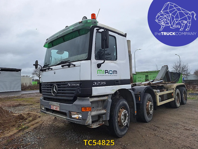 Mercedes-Benz Actros 3235 - Container transporter/ Swap body truck: picture 1 Mercedes-Benz Actros 3235 - Container transporter/ Swap body truck: picture 1